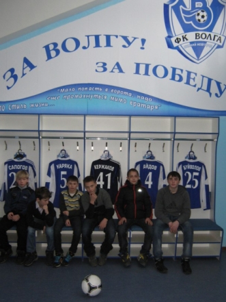 Футболисты «Волги» вместе с воспитанниками СДЮСШОР №8 приняли участие в съемках имиджевого ролика о родной команде