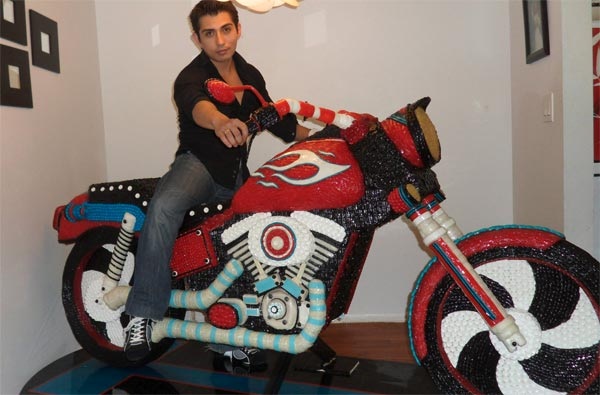 Кристиам Рамос - мотоцикл из конфет
